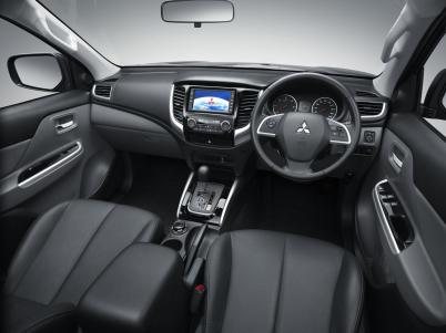 new-2015-mitsubishi-triton-interior