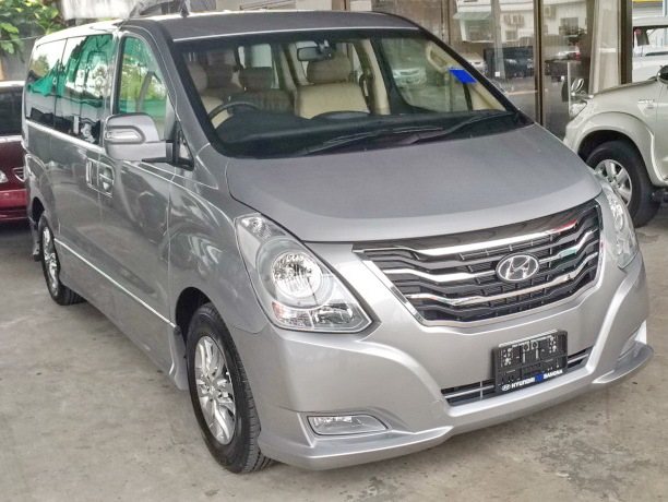 2014-Hyundai-H1-Deluxe-front2