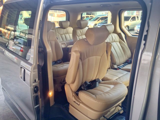 2014-Hyundai-H1-Seats