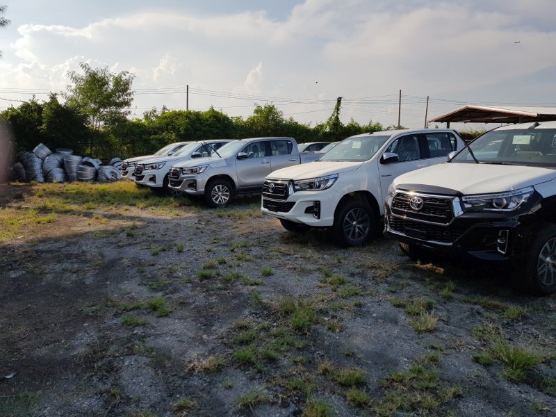 2019 LHD Revo row3