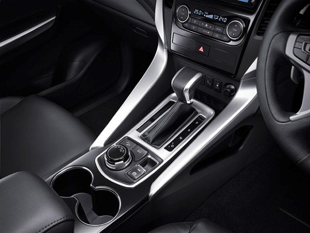 2016 mitsubishi pajero sport gear
