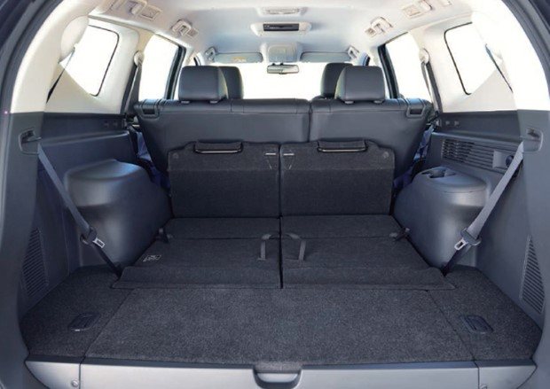 2016 mitsubishi pajero sport rear door open2