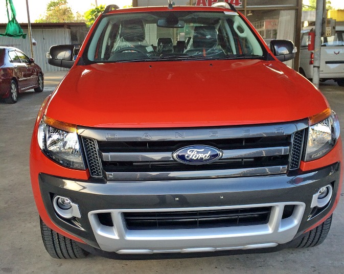 2014-Ford-Ranger-Wildtrak-orange-front
