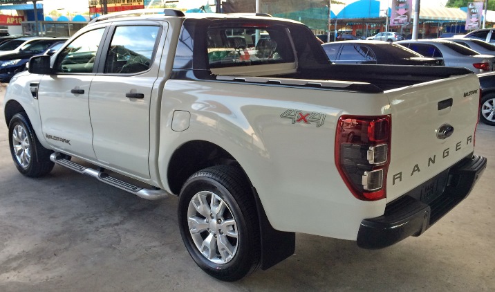 white-ranger-wildtrak rear